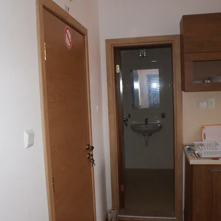 Apartmán 1 Bed In Sunny Day 6 *