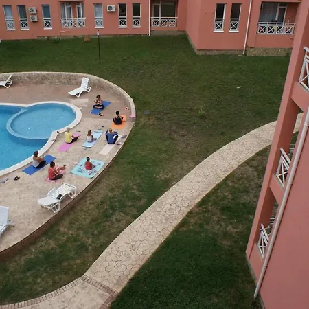 1 Bed In Sunny Day 6 Sluneční pobřeží