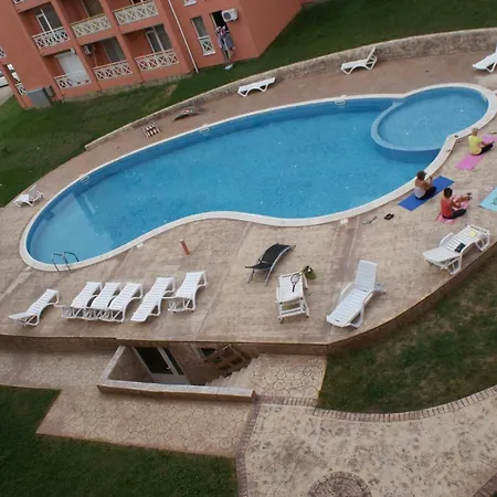 1 Bed In Sunny Day 6 *